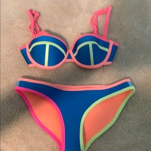 Triangl bikini